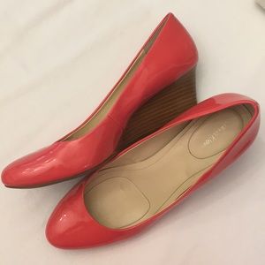 Calvin Klein patent Pink/Salmon Wedges 10
